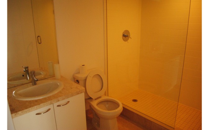 500 St. Clair West,2 Bedrooms Bedrooms,1 BathroomBathrooms,Condominium,St. Clair West,1095