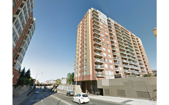 1369 Bloor Street West,Toronto,1 Bedroom Bedrooms,1 BathroomBathrooms,Condominium,beBloor Condos,Bloor Street West,13,1160