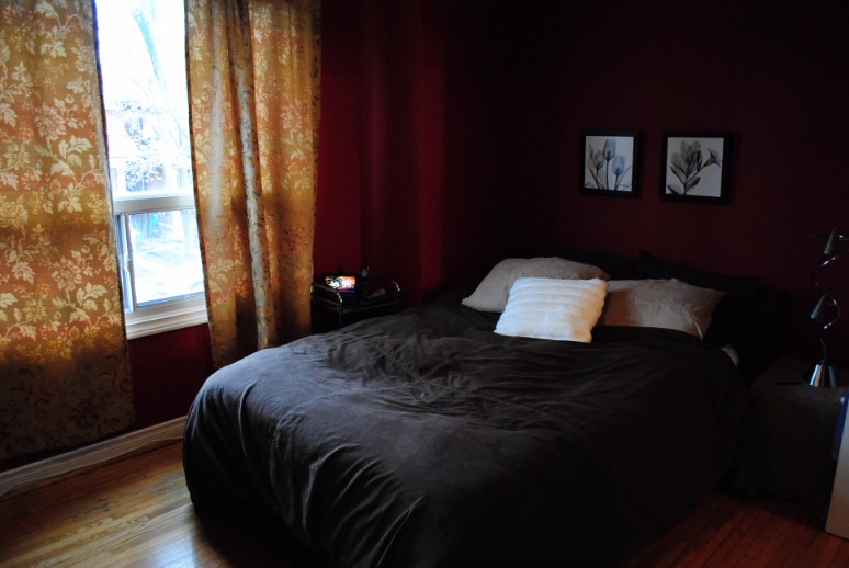 Gillespie Street,Toronto,3 Bedrooms Bedrooms,1 BathroomBathrooms,Apartment,Gillespie Street,1031