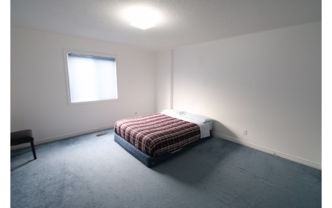 Rutland Avenue,Toronto,4 Bedrooms Bedrooms,2 BathroomsBathrooms,Townhouse,Rutland Avenue,1055