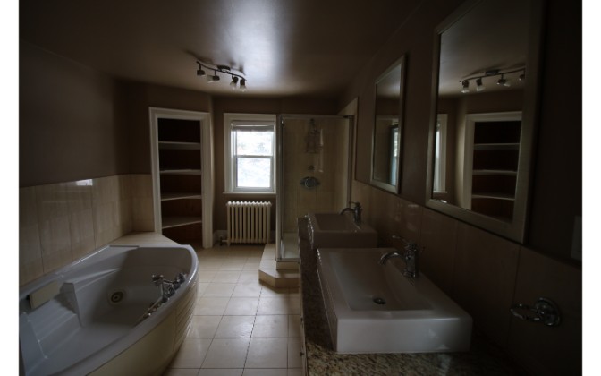 Old Mill Drive, Toronto, 3 Bedrooms Bedrooms, ,2 BathroomsBathrooms,House,Success Stories,Old Mill Drive,1056