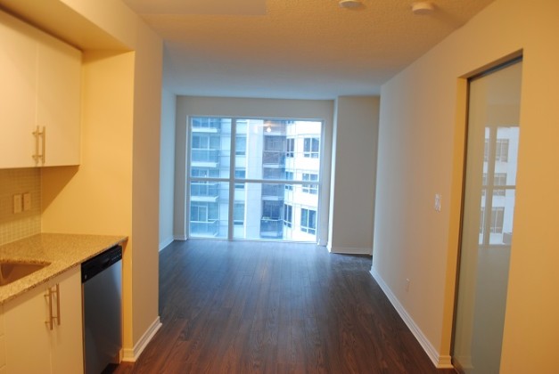 352 Front Street West,Toronto,1 Bedroom Bedrooms,1 BathroomBathrooms,Condominium,FLY Condos,Front Street West,1087