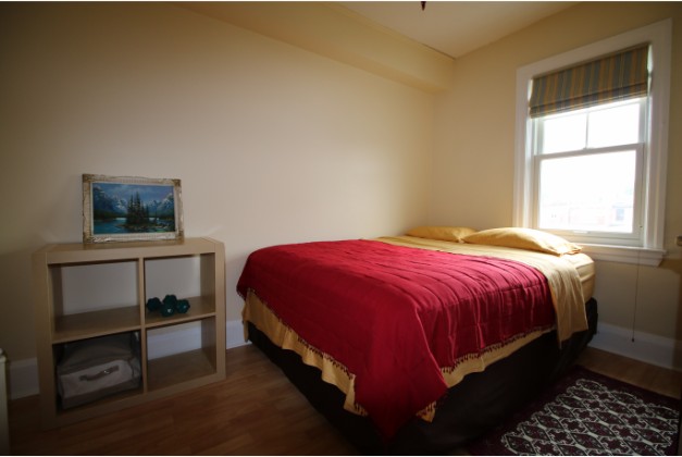 Westmoreland Avenue,Toronto,3 Bedrooms Bedrooms,2 BathroomsBathrooms,House,Westmoreland Avenue,1089